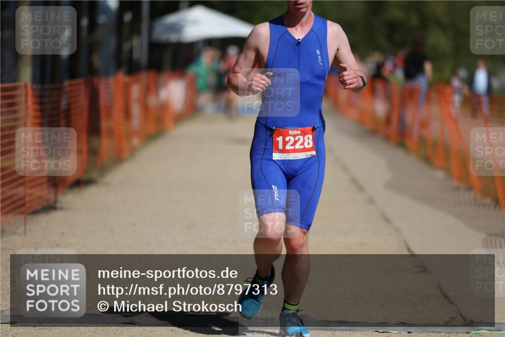 07.09.2025 - 19. Norderstedt Triathlon Michael Strokosch http://msf.ph/oto/8797313 07.09.2025 12:21:56 Laufen 782, 1228 meine-sportfotos.de