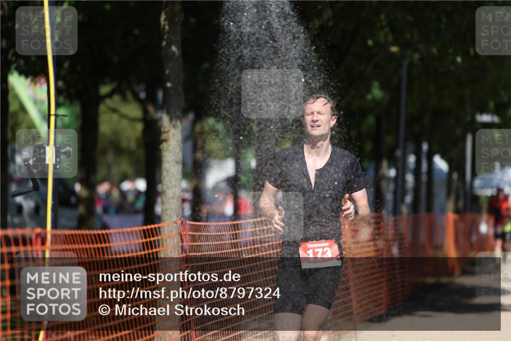 07.09.2025 - 19. Norderstedt Triathlon Michael Strokosch http://msf.ph/oto/8797324 07.09.2025 13:04:23 Laufen 141, 173, 1297 meine-sportfotos.de