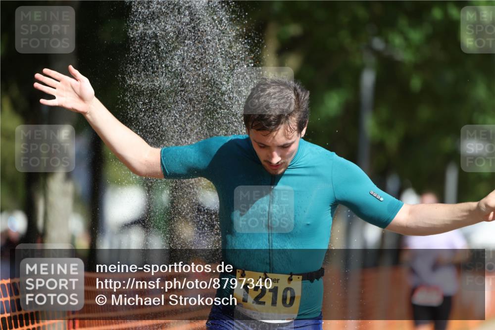 07.09.2025 - 19. Norderstedt Triathlon Michael Strokosch http://msf.ph/oto/8797340 07.09.2025 11:56:43 Laufen 1210, 1274 meine-sportfotos.de