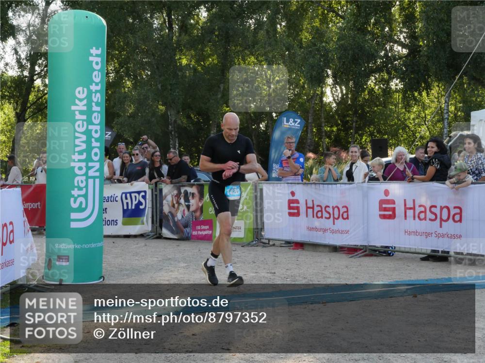 07.09.2025 - 19. Norderstedt Triathlon Zöllner http://msf.ph/oto/8797352 07.09.2025 17:31:17 Ziel 1420 meine-sportfotos.de