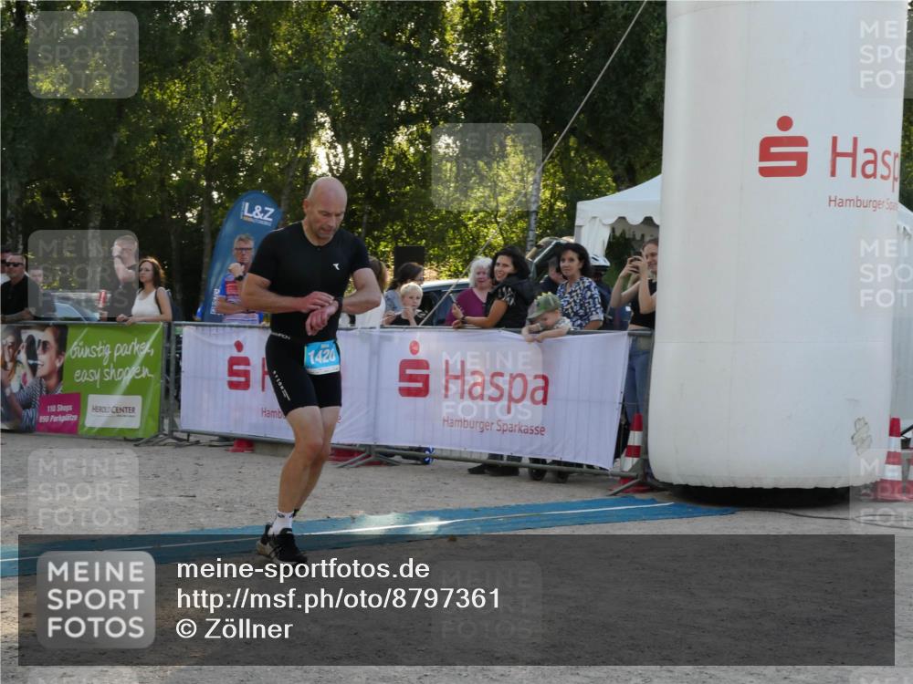 07.09.2025 - 19. Norderstedt Triathlon Zöllner http://msf.ph/oto/8797361 07.09.2025 17:31:17 Ziel 1420 meine-sportfotos.de