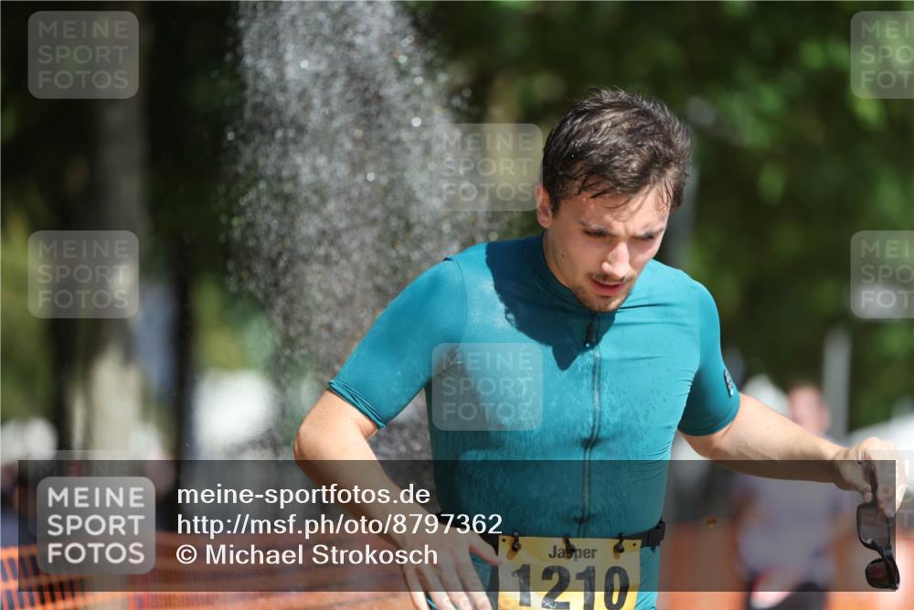 07.09.2025 - 19. Norderstedt Triathlon Michael Strokosch http://msf.ph/oto/8797362 07.09.2025 11:56:43 Laufen 1210, 1274 meine-sportfotos.de