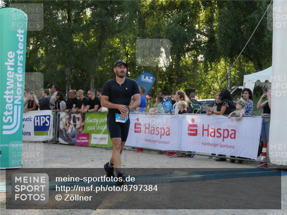 07.09.2025 - 19. Norderstedt Triathlon Zöllner http://msf.ph/oto/8797384 07.09.2025 17:31:38 Ziel 384 meine-sportfotos.de