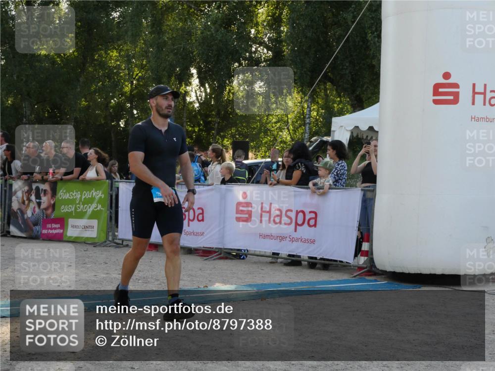 07.09.2025 - 19. Norderstedt Triathlon Zöllner http://msf.ph/oto/8797388 07.09.2025 17:31:38 Ziel 384 meine-sportfotos.de