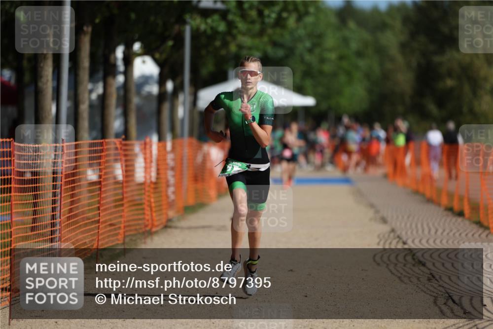 07.09.2025 - 19. Norderstedt Triathlon Michael Strokosch http://msf.ph/oto/8797395 07.09.2025 10:53:51 Laufen 87, 93, 672 meine-sportfotos.de