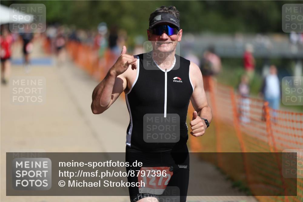 07.09.2025 - 19. Norderstedt Triathlon Michael Strokosch http://msf.ph/oto/8797396 07.09.2025 12:22:26 Laufen 731, 1272 meine-sportfotos.de