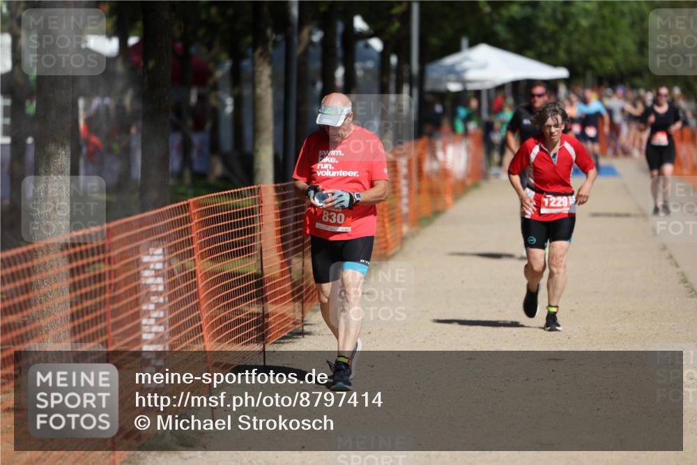 07.09.2025 - 19. Norderstedt Triathlon Michael Strokosch http://msf.ph/oto/8797414 07.09.2025 12:22:34 Laufen 253, 830, 1229 meine-sportfotos.de
