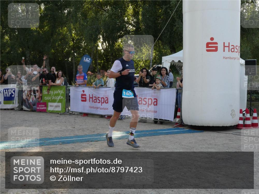 07.09.2025 - 19. Norderstedt Triathlon Zöllner http://msf.ph/oto/8797423 07.09.2025 17:31:59 Ziel 914, 1400, 1442 meine-sportfotos.de