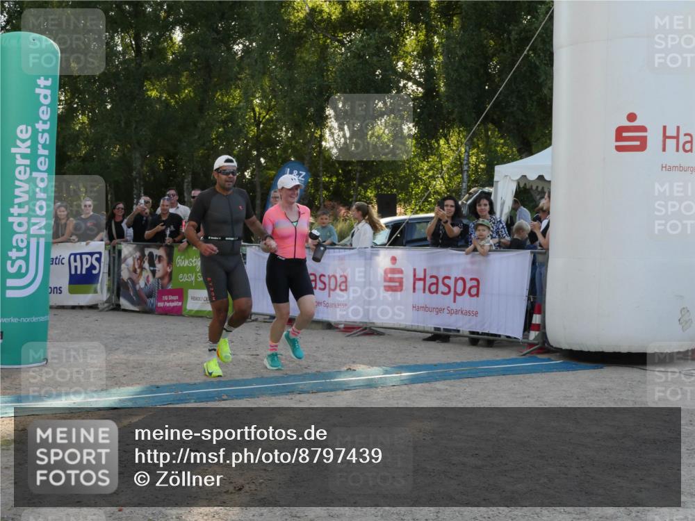 07.09.2025 - 19. Norderstedt Triathlon Zöllner http://msf.ph/oto/8797439 07.09.2025 17:32:01 Ziel 914, 1400, 1442 meine-sportfotos.de