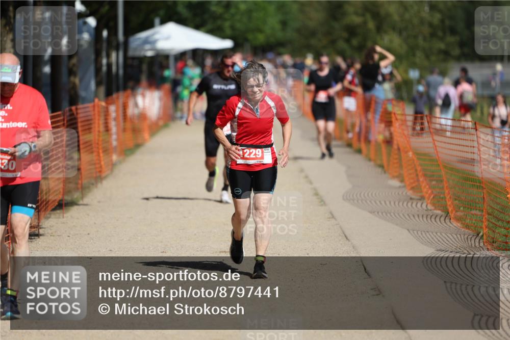 07.09.2025 - 19. Norderstedt Triathlon Michael Strokosch http://msf.ph/oto/8797441 07.09.2025 12:22:36 Laufen 253, 830, 1229 meine-sportfotos.de
