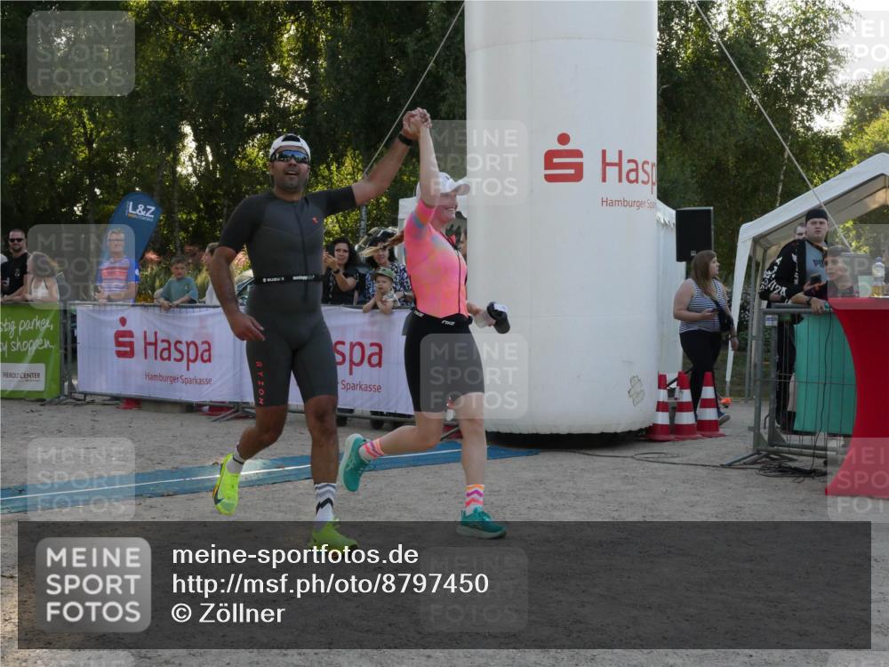 07.09.2025 - 19. Norderstedt Triathlon Zöllner http://msf.ph/oto/8797450 07.09.2025 17:32:02 Ziel 914, 1400, 1442 meine-sportfotos.de