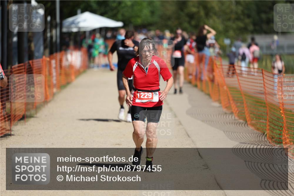 07.09.2025 - 19. Norderstedt Triathlon Michael Strokosch http://msf.ph/oto/8797455 07.09.2025 12:22:37 Laufen 253, 830, 1229 meine-sportfotos.de