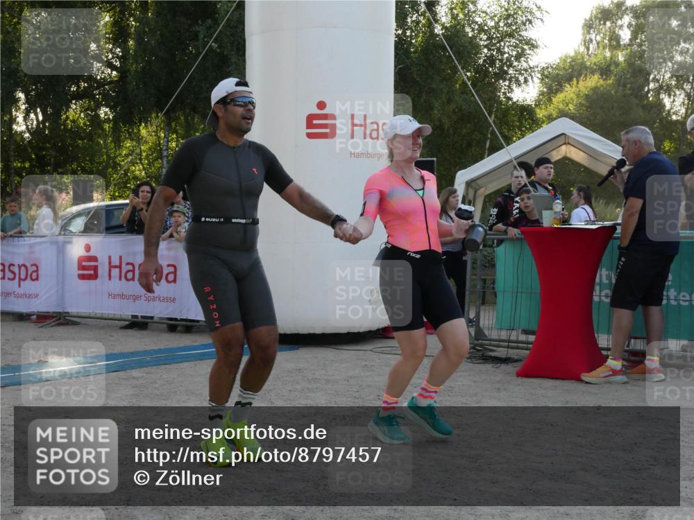 07.09.2025 - 19. Norderstedt Triathlon Zöllner http://msf.ph/oto/8797457 07.09.2025 17:32:03 Ziel 914, 1400, 1442 meine-sportfotos.de