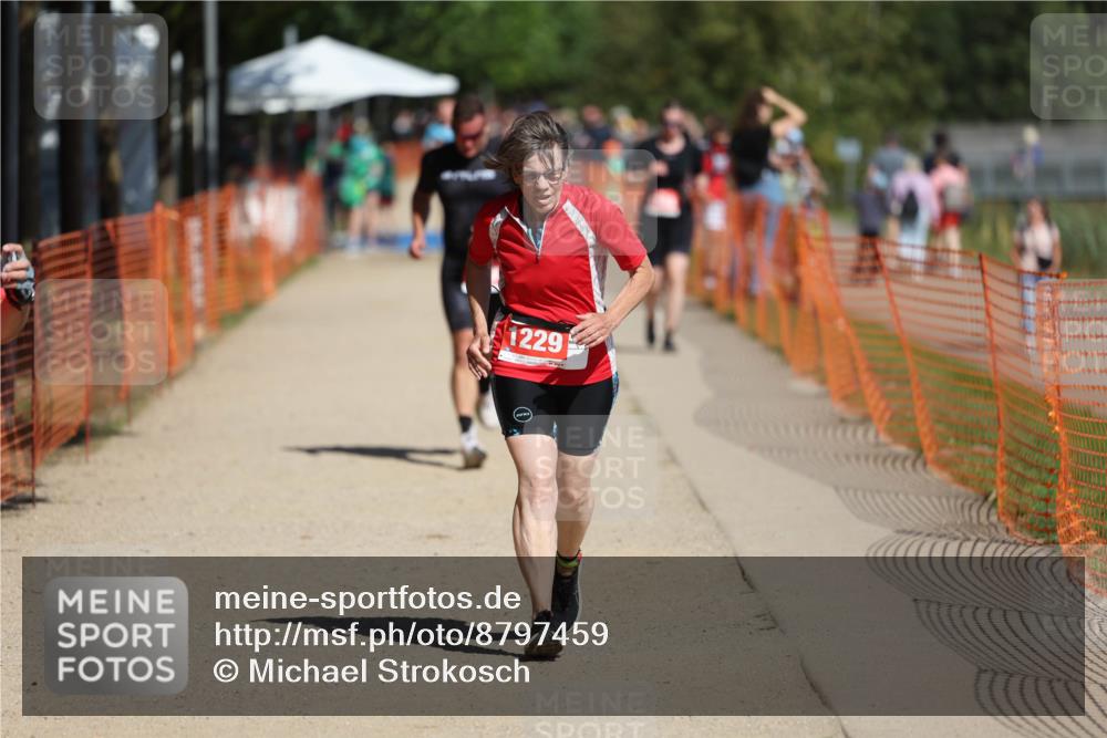 07.09.2025 - 19. Norderstedt Triathlon Michael Strokosch http://msf.ph/oto/8797459 07.09.2025 12:22:37 Laufen 253, 830, 1229 meine-sportfotos.de
