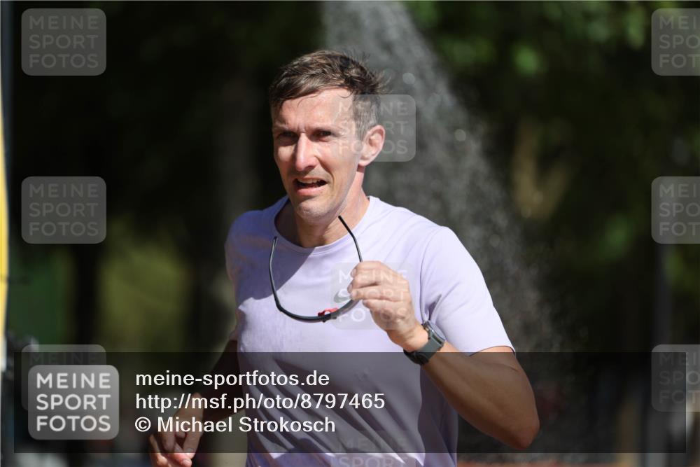 07.09.2025 - 19. Norderstedt Triathlon Michael Strokosch http://msf.ph/oto/8797465 07.09.2025 11:56:48 Laufen 806, 1274 meine-sportfotos.de