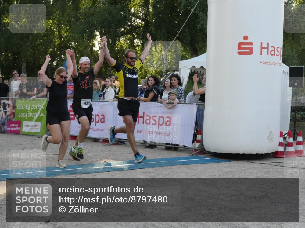 07.09.2025 - 19. Norderstedt Triathlon Zöllner http://msf.ph/oto/8797480 07.09.2025 17:32:29 Ziel 935 meine-sportfotos.de