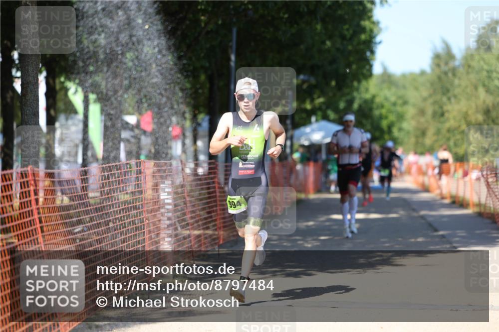 07.09.2025 - 19. Norderstedt Triathlon Michael Strokosch http://msf.ph/oto/8797484 07.09.2025 14:43:26 Laufen 393, 422, 994, 1467 meine-sportfotos.de