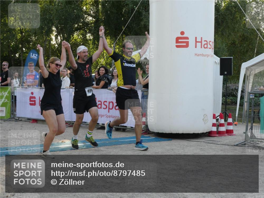 07.09.2025 - 19. Norderstedt Triathlon Zöllner http://msf.ph/oto/8797485 07.09.2025 17:32:29 Ziel 935 meine-sportfotos.de