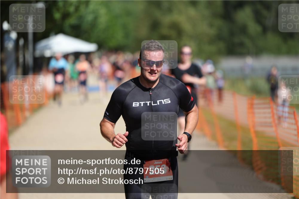 07.09.2025 - 19. Norderstedt Triathlon Michael Strokosch http://msf.ph/oto/8797505 07.09.2025 12:22:42 Laufen 253, 830, 1229, 1244 meine-sportfotos.de