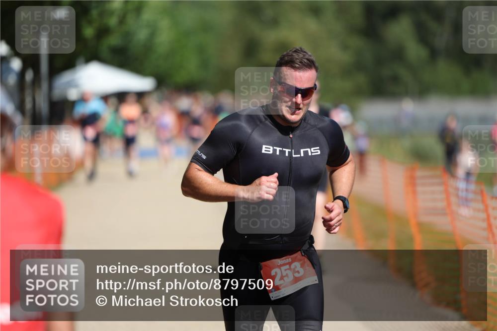 07.09.2025 - 19. Norderstedt Triathlon Michael Strokosch http://msf.ph/oto/8797509 07.09.2025 12:22:43 Laufen 253, 1229, 1244 meine-sportfotos.de