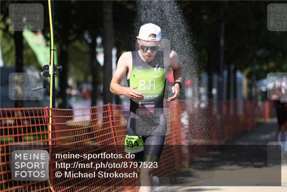 07.09.2025 - 19. Norderstedt Triathlon Michael Strokosch http://msf.ph/oto/8797523 07.09.2025 14:43:28 Laufen 422, 994, 1001, 1467 meine-sportfotos.de