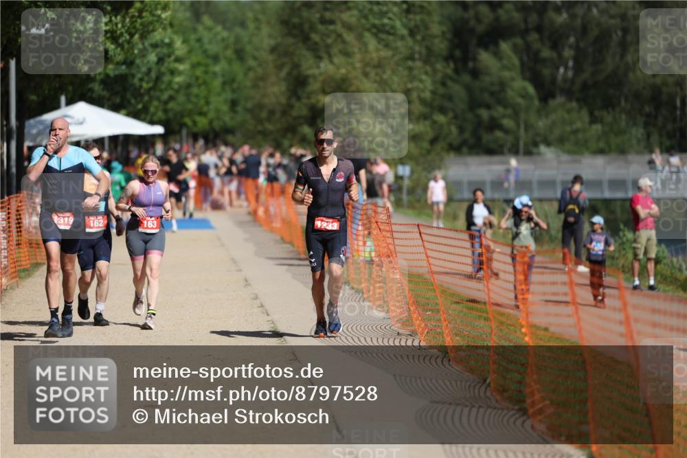 07.09.2025 - 19. Norderstedt Triathlon Michael Strokosch http://msf.ph/oto/8797528 07.09.2025 12:22:50 Laufen 162, 163, 1233, 1244, 1319 meine-sportfotos.de