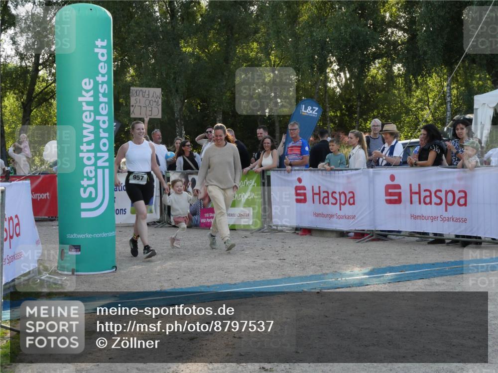 07.09.2025 - 19. Norderstedt Triathlon Zöllner http://msf.ph/oto/8797537 07.09.2025 17:33:40 Ziel 957 meine-sportfotos.de