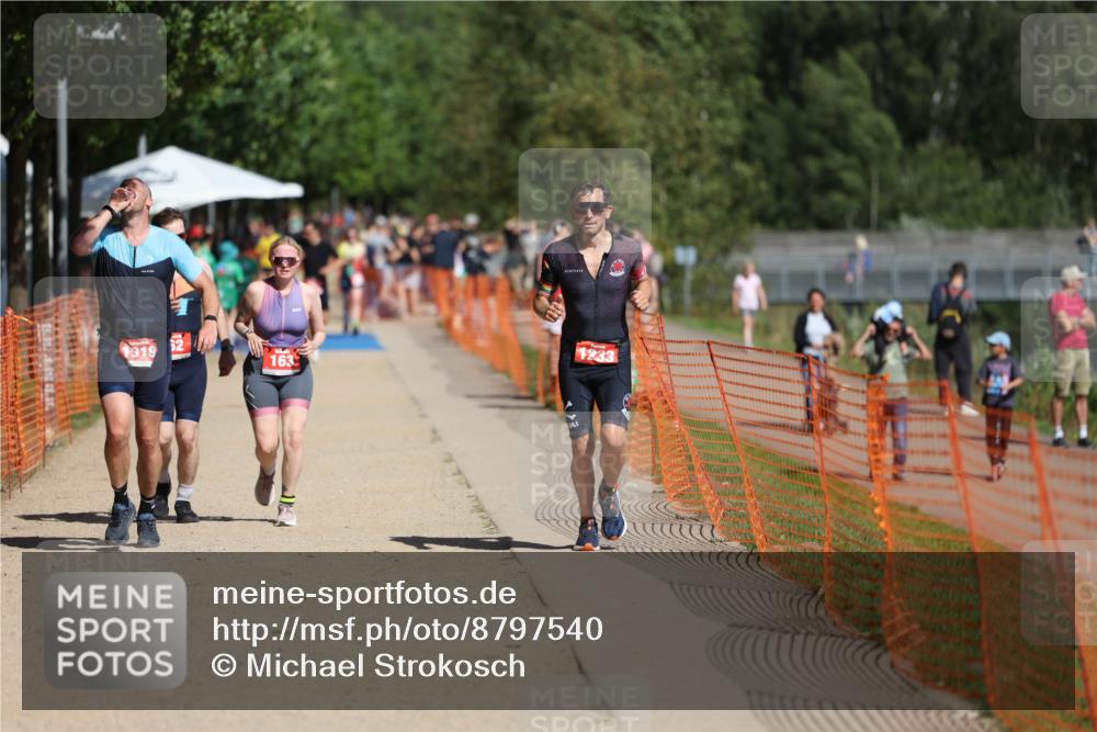07.09.2025 - 19. Norderstedt Triathlon Michael Strokosch http://msf.ph/oto/8797540 07.09.2025 12:22:51 Laufen 162, 163, 1233, 1319 meine-sportfotos.de