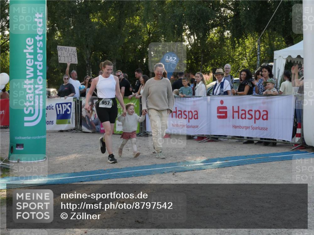 07.09.2025 - 19. Norderstedt Triathlon Zöllner http://msf.ph/oto/8797542 07.09.2025 17:33:41 Ziel 957 meine-sportfotos.de