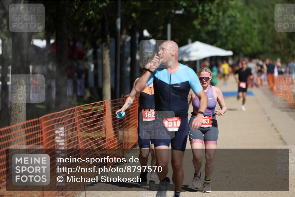 07.09.2025 - 19. Norderstedt Triathlon Michael Strokosch http://msf.ph/oto/8797570 07.09.2025 12:22:55 Laufen 162, 163, 1233, 1319 meine-sportfotos.de