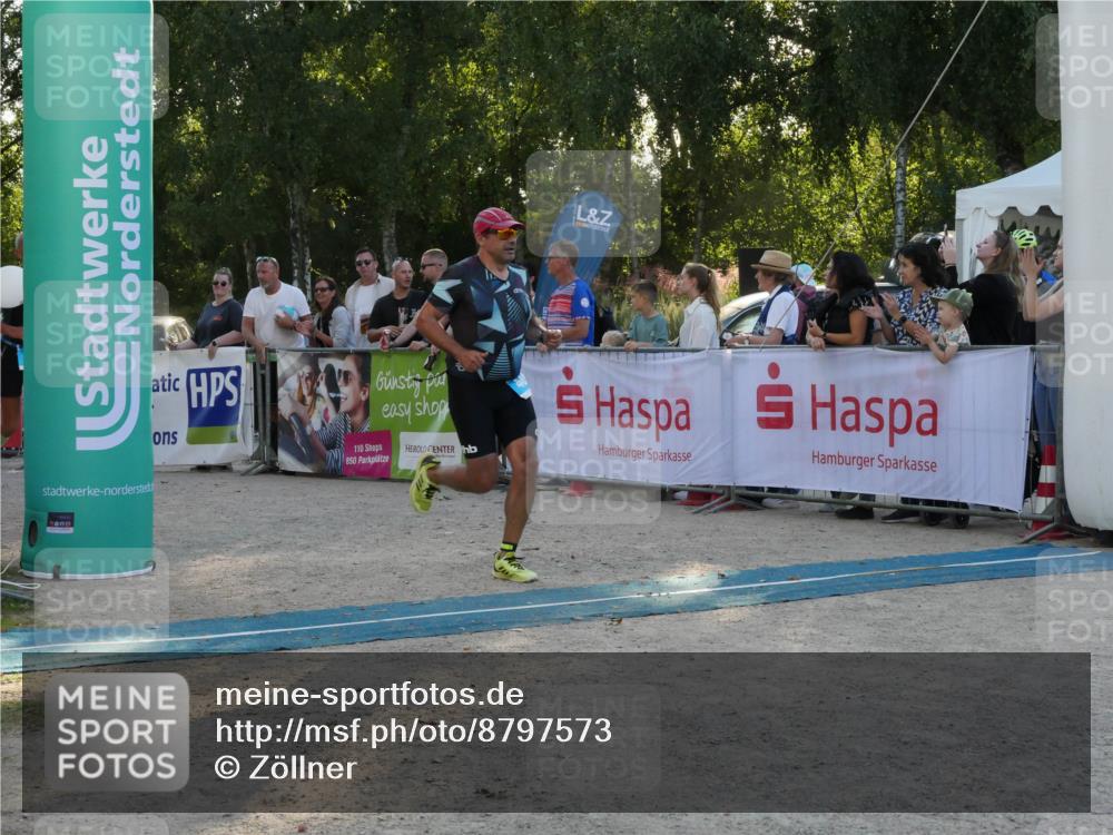 07.09.2025 - 19. Norderstedt Triathlon Zöllner http://msf.ph/oto/8797573 07.09.2025 17:34:18 Ziel 409, 910 meine-sportfotos.de