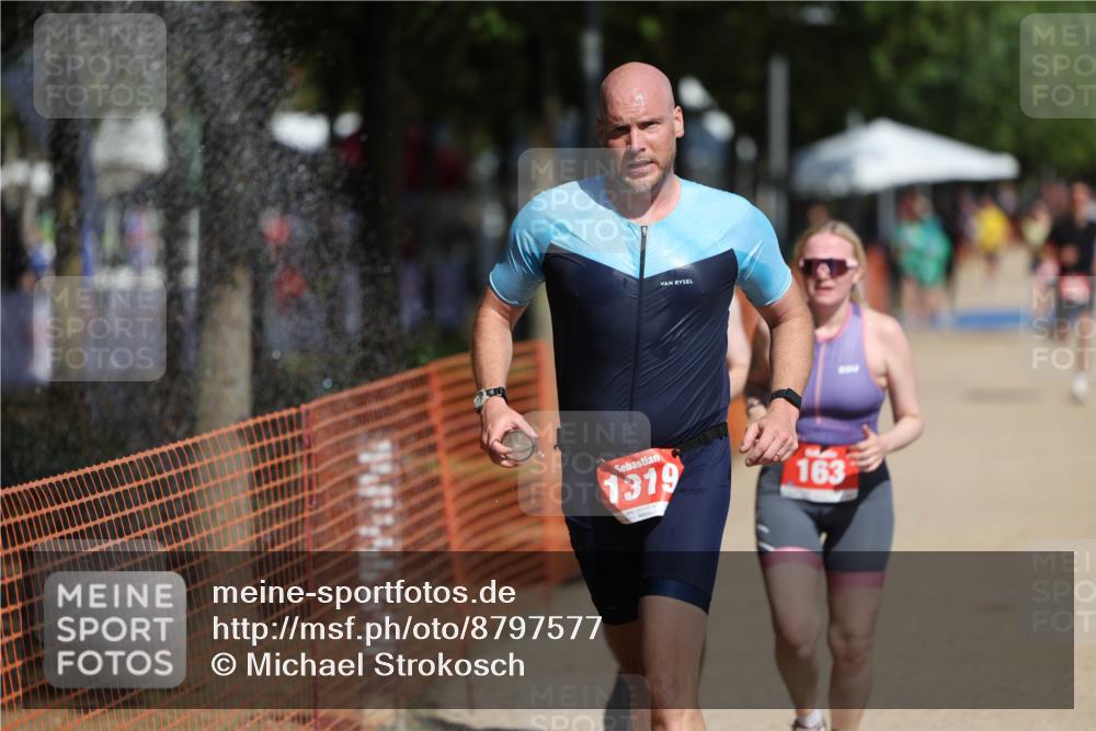 07.09.2025 - 19. Norderstedt Triathlon Michael Strokosch http://msf.ph/oto/8797577 07.09.2025 12:22:56 Laufen 162, 163, 164, 1233, 1319 meine-sportfotos.de