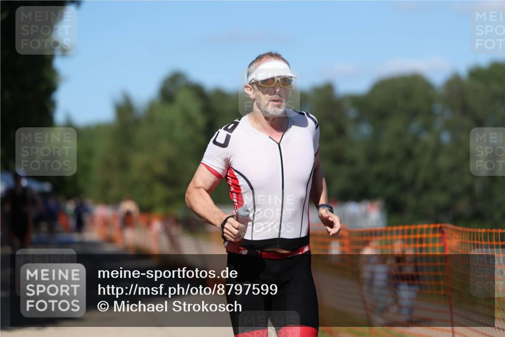 07.09.2025 - 19. Norderstedt Triathlon Michael Strokosch http://msf.ph/oto/8797599 07.09.2025 14:43:31 Laufen 422, 972, 994, 1001, 1467 meine-sportfotos.de