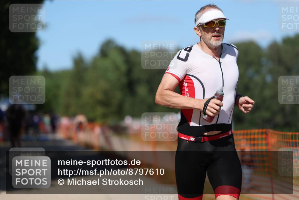 07.09.2025 - 19. Norderstedt Triathlon Michael Strokosch http://msf.ph/oto/8797610 07.09.2025 14:43:31 Laufen 422, 972, 994, 1001, 1467 meine-sportfotos.de