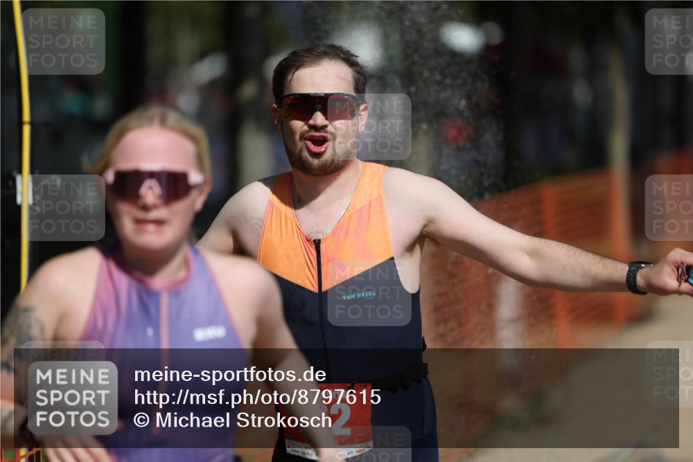 07.09.2025 - 19. Norderstedt Triathlon Michael Strokosch http://msf.ph/oto/8797615 07.09.2025 12:22:59 Laufen 162, 163, 164, 1233, 1319 meine-sportfotos.de