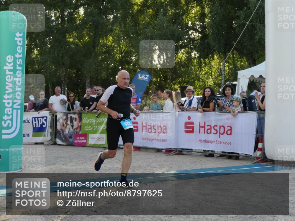 07.09.2025 - 19. Norderstedt Triathlon Zöllner http://msf.ph/oto/8797625 07.09.2025 17:34:24 Ziel 409, 432, 910 meine-sportfotos.de