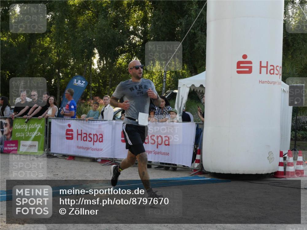 07.09.2025 - 19. Norderstedt Triathlon Zöllner http://msf.ph/oto/8797670 07.09.2025 17:35:16 Ziel 925 meine-sportfotos.de