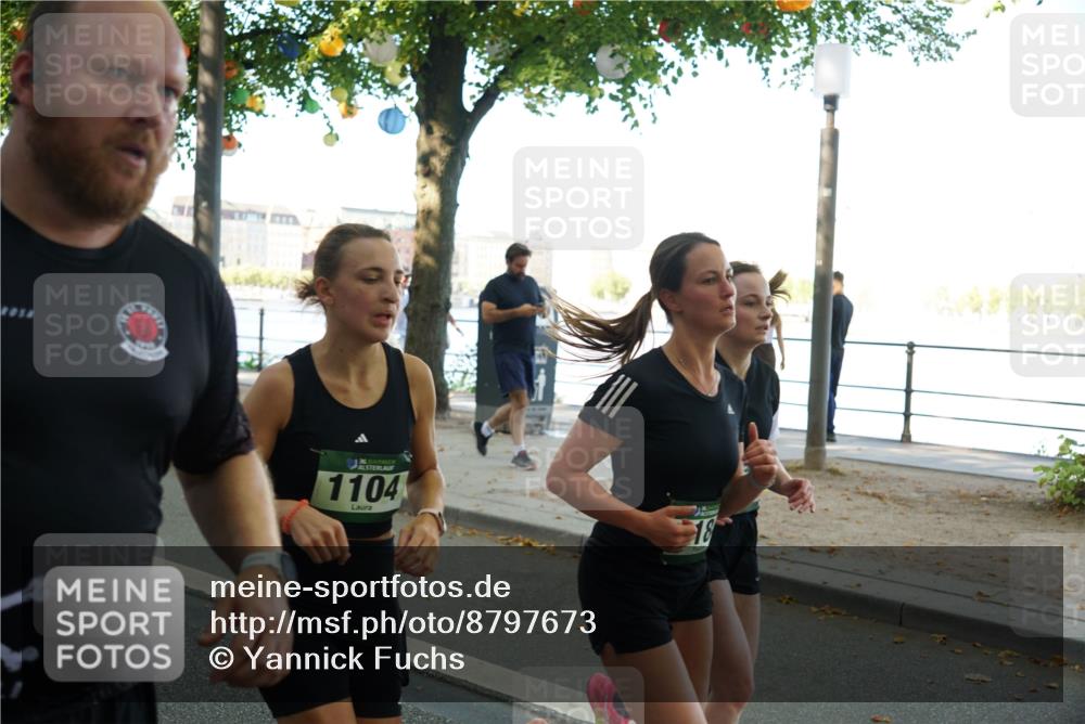 07.09.2025 - BARMER Alsterlauf Yannick Fuchs http://msf.ph/oto/8797673 07.09.2025 11:45:38 Laufen 2058, 1104 meine-sportfotos.de