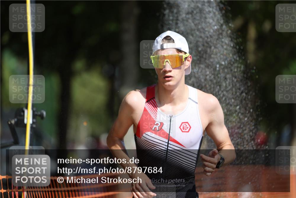 07.09.2025 - 19. Norderstedt Triathlon Michael Strokosch http://msf.ph/oto/8797684 07.09.2025 11:57:04 Laufen 1176, 1195 meine-sportfotos.de