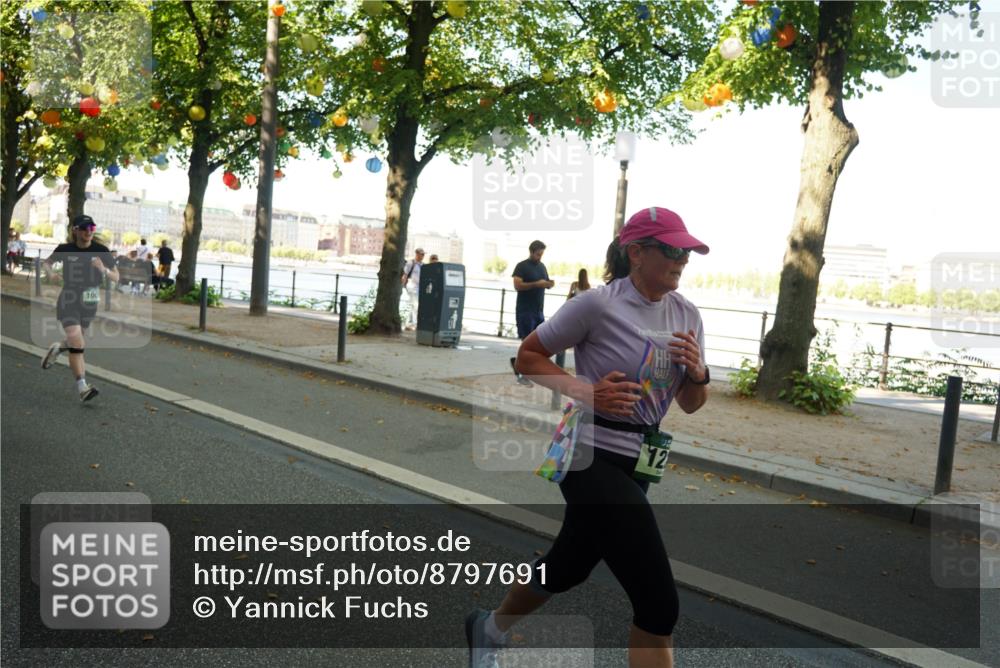07.09.2025 - BARMER Alsterlauf Yannick Fuchs http://msf.ph/oto/8797691 07.09.2025 11:45:39 Laufen 100, 12 meine-sportfotos.de