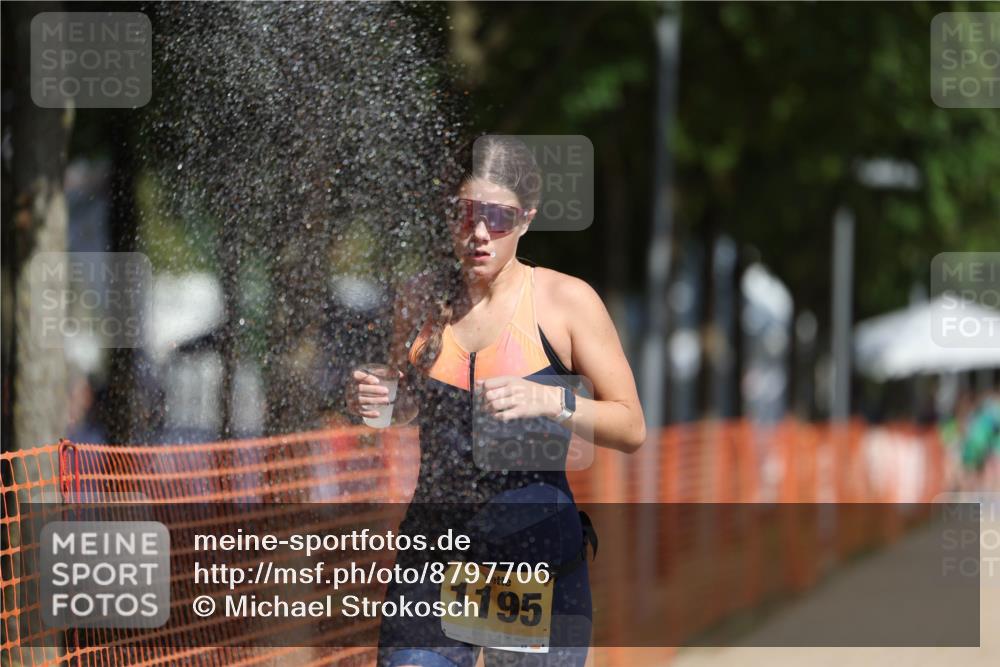 07.09.2025 - 19. Norderstedt Triathlon Michael Strokosch http://msf.ph/oto/8797706 07.09.2025 11:57:06 Laufen 768, 1176, 1195 meine-sportfotos.de