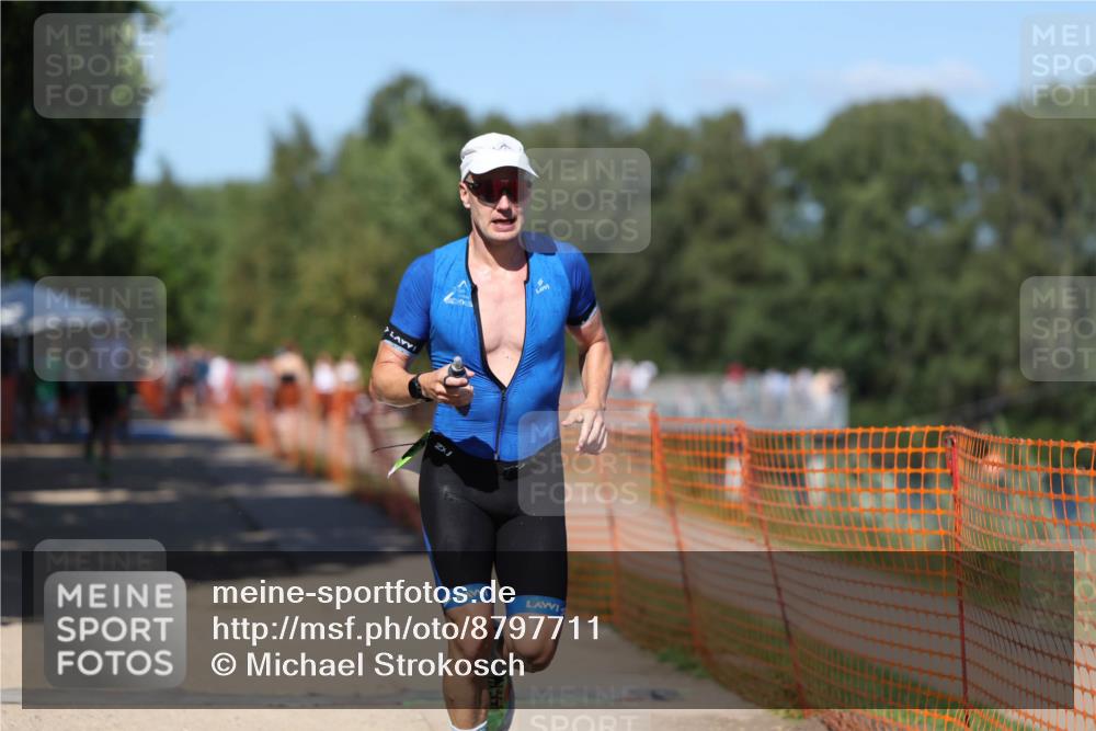 07.09.2025 - 19. Norderstedt Triathlon Michael Strokosch http://msf.ph/oto/8797711 07.09.2025 14:43:47 Laufen 1008, 1038, 1041, 1421 meine-sportfotos.de