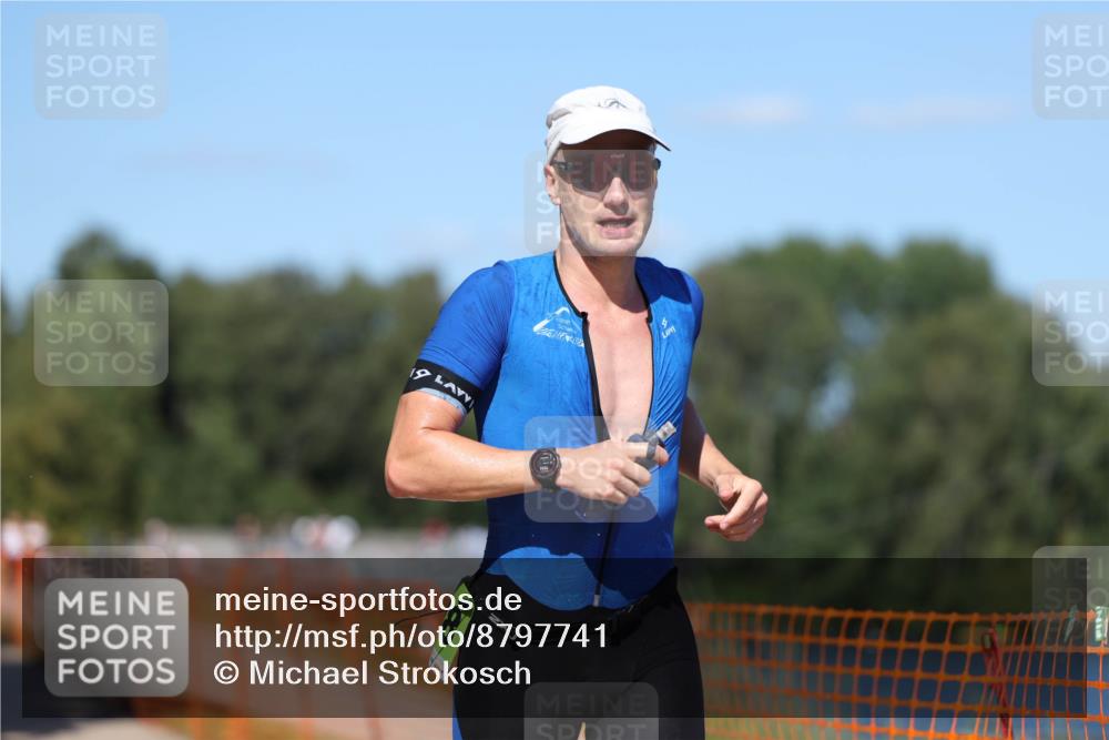 07.09.2025 - 19. Norderstedt Triathlon Michael Strokosch http://msf.ph/oto/8797741 07.09.2025 14:43:48 Laufen 964, 1008, 1038, 1041, 1421 meine-sportfotos.de