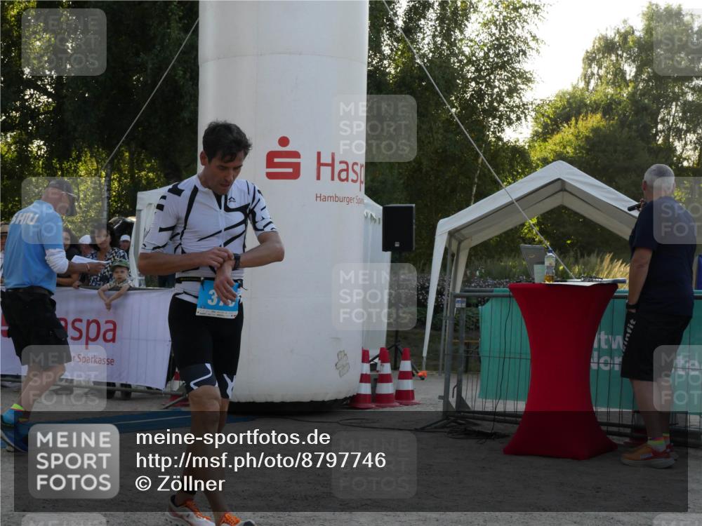 07.09.2025 - 19. Norderstedt Triathlon Zöllner http://msf.ph/oto/8797746 07.09.2025 17:35:58 Ziel 376, 934 meine-sportfotos.de