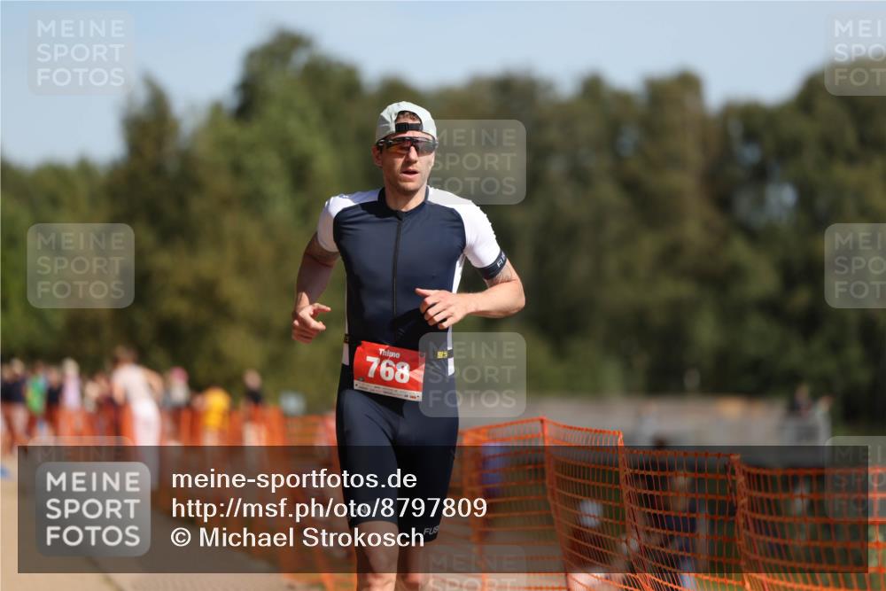 07.09.2025 - 19. Norderstedt Triathlon Michael Strokosch http://msf.ph/oto/8797809 07.09.2025 11:57:13 Laufen 768, 1199 meine-sportfotos.de