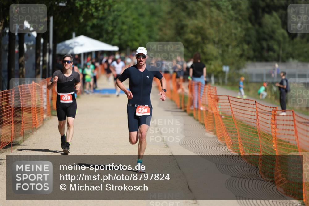 07.09.2025 - 19. Norderstedt Triathlon Michael Strokosch http://msf.ph/oto/8797824 07.09.2025 12:23:35 Laufen 226, 859 meine-sportfotos.de