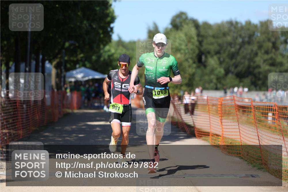 07.09.2025 - 19. Norderstedt Triathlon Michael Strokosch http://msf.ph/oto/8797832 07.09.2025 14:44:02 Laufen 981, 1013, 1027 meine-sportfotos.de