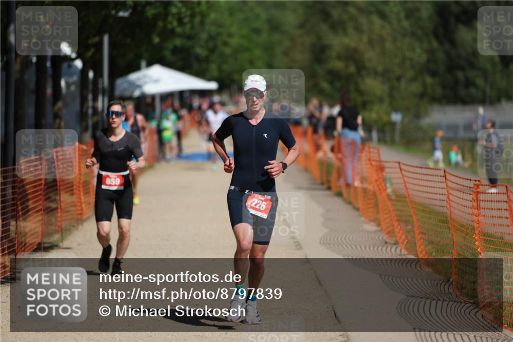 07.09.2025 - 19. Norderstedt Triathlon Michael Strokosch http://msf.ph/oto/8797839 07.09.2025 12:23:36 Laufen 226, 859 meine-sportfotos.de