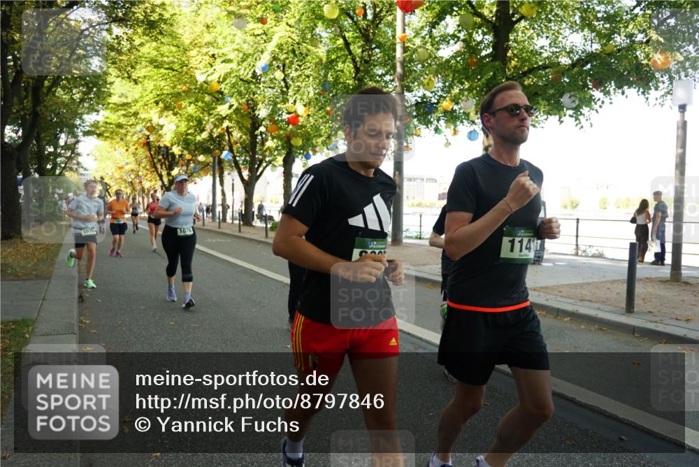 07.09.2025 - BARMER Alsterlauf Yannick Fuchs http://msf.ph/oto/8797846 07.09.2025 11:45:47 Laufen 1079, 1078, 114 meine-sportfotos.de