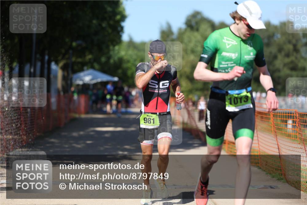 07.09.2025 - 19. Norderstedt Triathlon Michael Strokosch http://msf.ph/oto/8797849 07.09.2025 14:44:03 Laufen 981, 1013, 1027 meine-sportfotos.de
